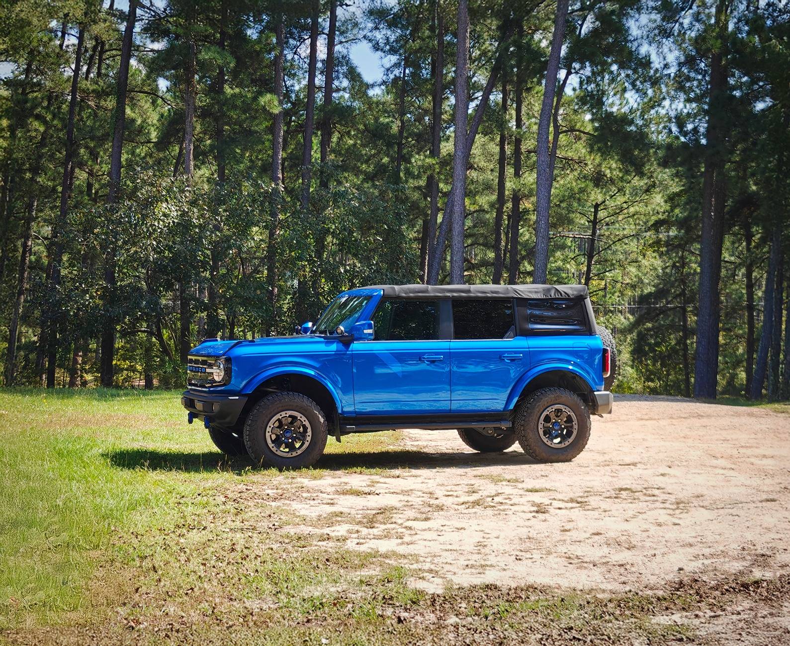 Ford Bronco VELOCITY BLUE Bronco Club IMG_20241006_203845