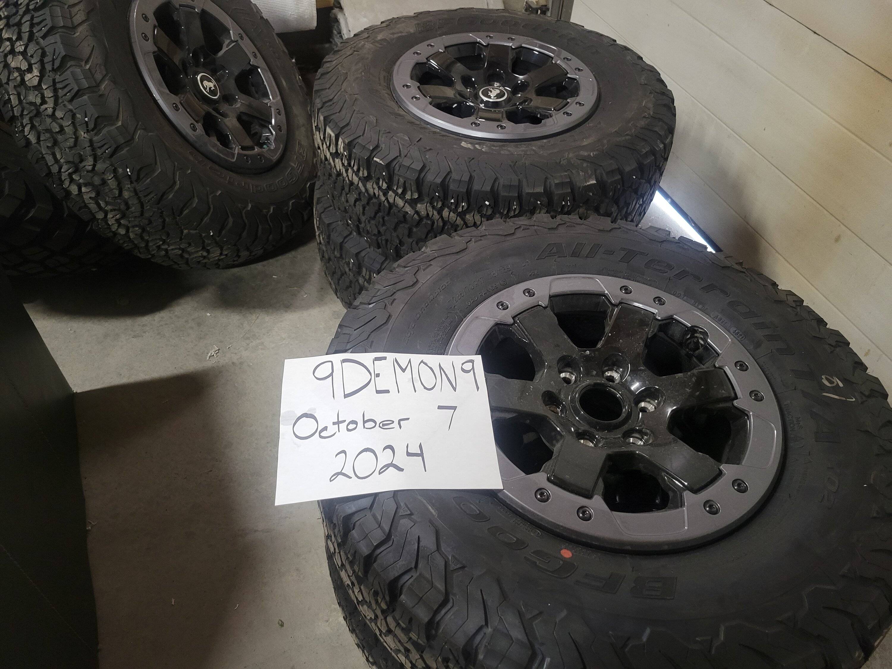 Ford Bronco 2022 Badlands Optional Bead-lock Capable Wheels and Tires 20241007_134353