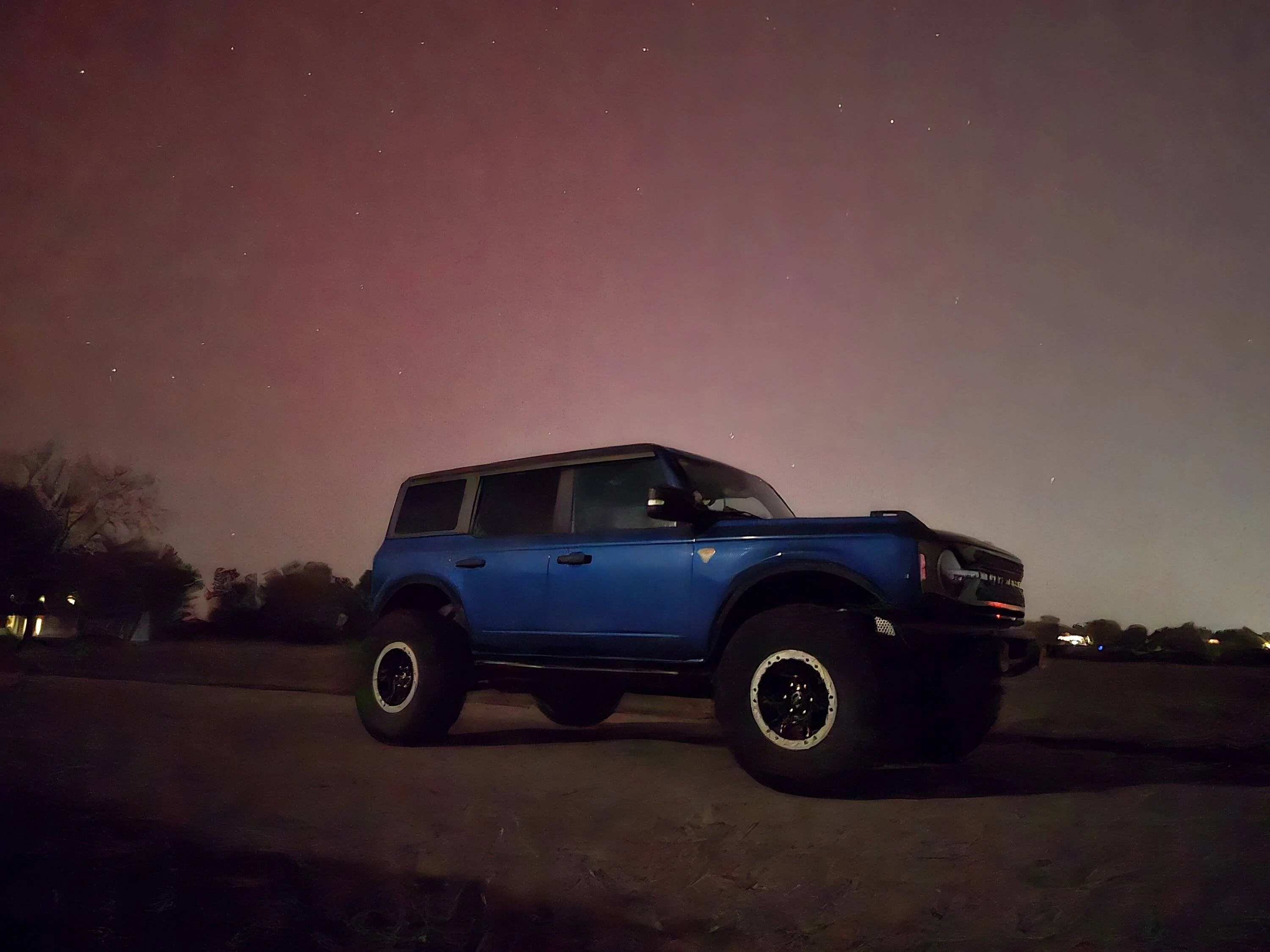Ford Bronco Northern lights & Bronco, awesome photo opportunity! 1000006874