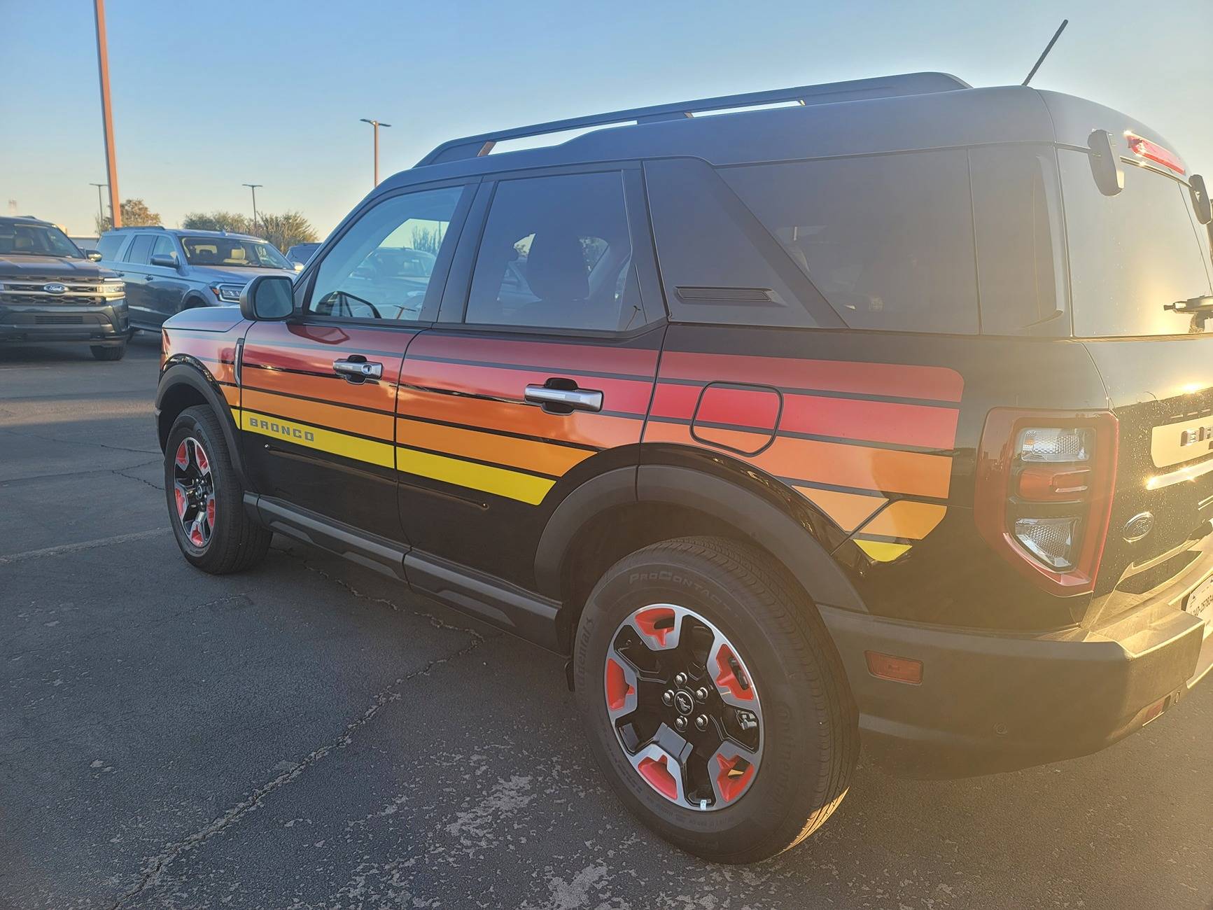 Ford Bronco Free Wheeling Package Debuts for 2025 Bronco 20241011_074256