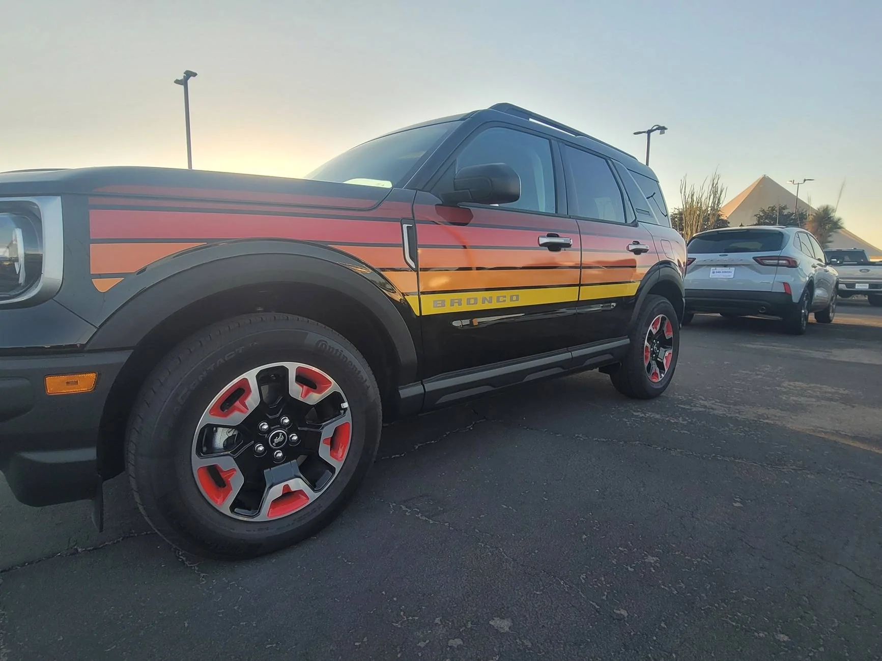 Ford Bronco Free Wheeling Package Debuts for 2025 Bronco 20241011_074312