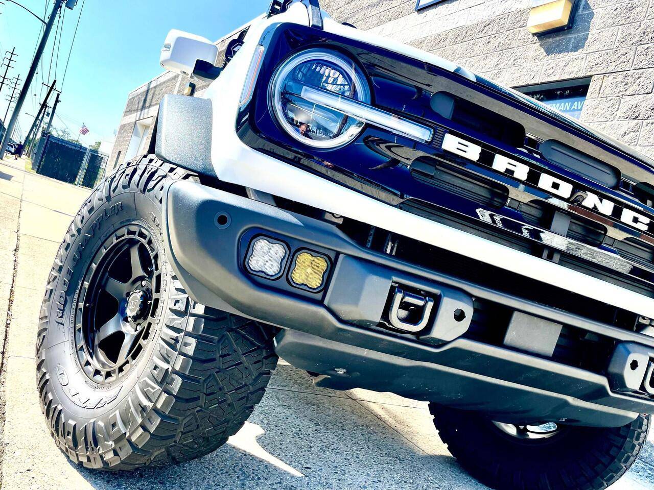 Ford Bronco Need exterior light help from mountain snow goers 1728912566103-t6