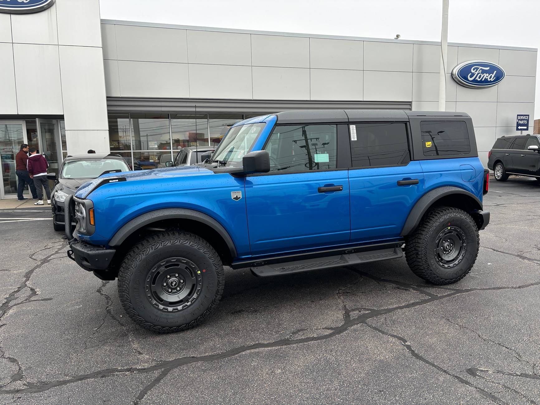 Ford Bronco VELOCITY BLUE Bronco Club IMG_4002