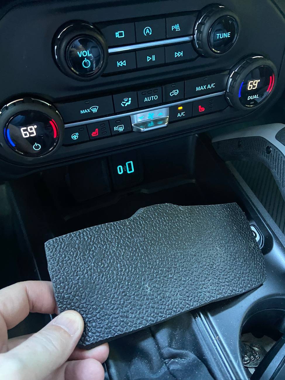Ford Bronco Disabling the wireless charging pad with insulator Pad 0