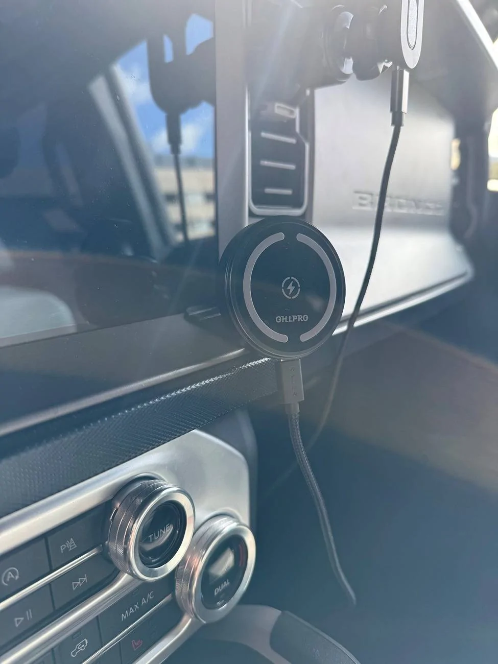 Ford Bronco Charging pad on iPhone 16 charg