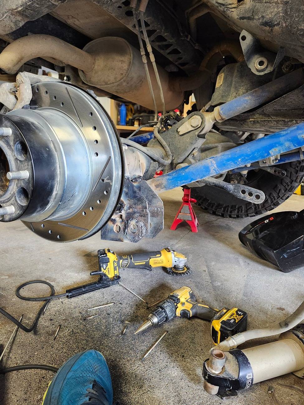 Ford Bronco Homemade rear long travel (20" articulation) using Icon shocks mounted upside down 1000007732-