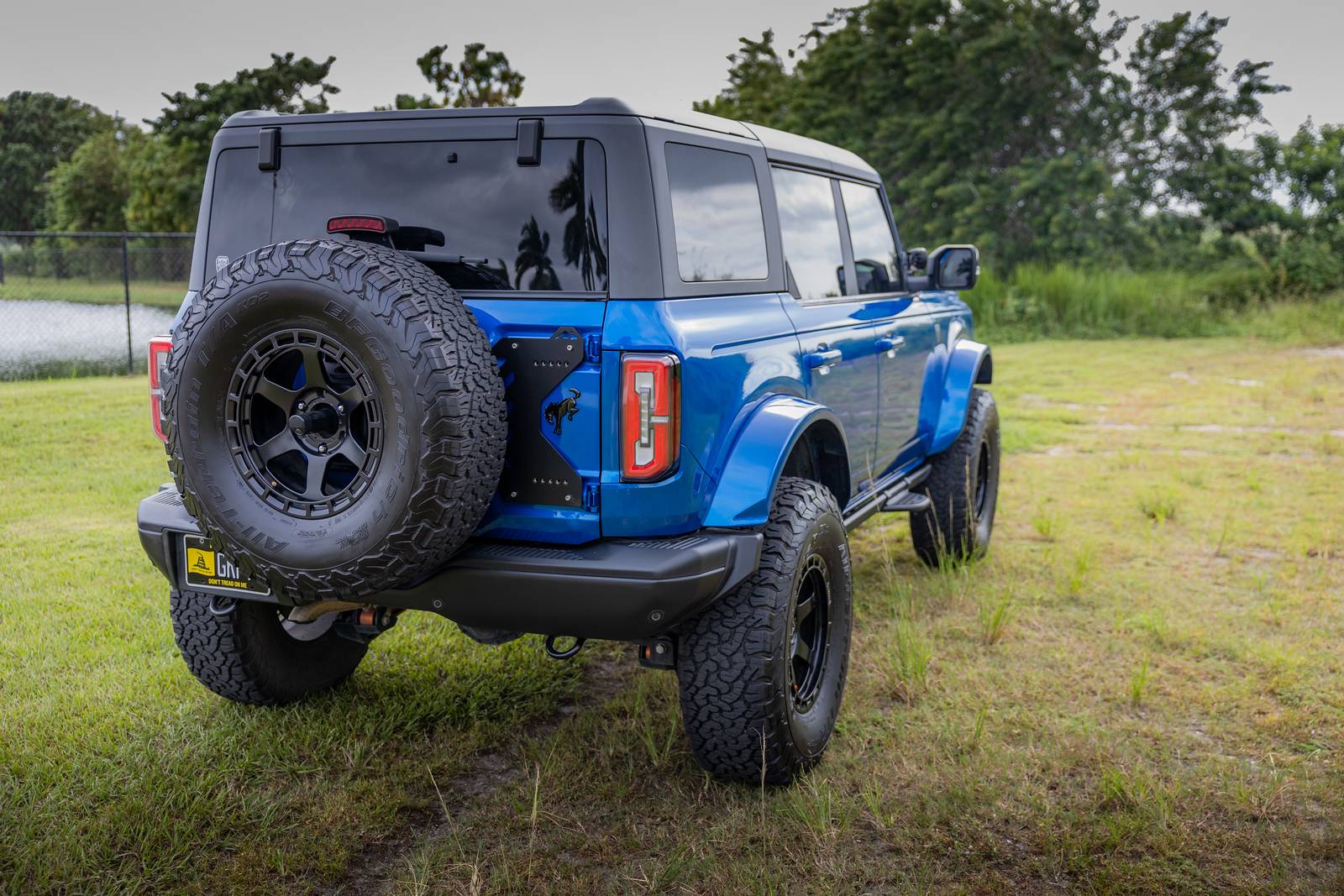 Ford Bronco Review & Showoff: Mountains2Metal Roll Bar Molle, Tailgate Reinforcement & Control Arm Skids i-D7FK74F-X3