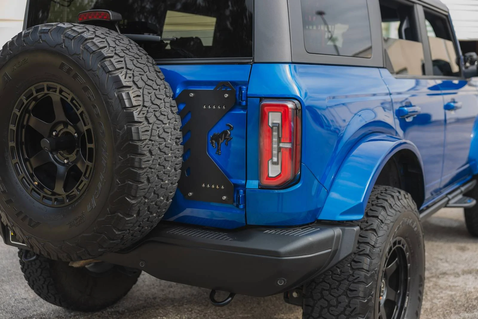 Ford Bronco Review & Showoff: Mountains2Metal Roll Bar Molle, Tailgate Reinforcement & Control Arm Skids i-jpRNr46-X3