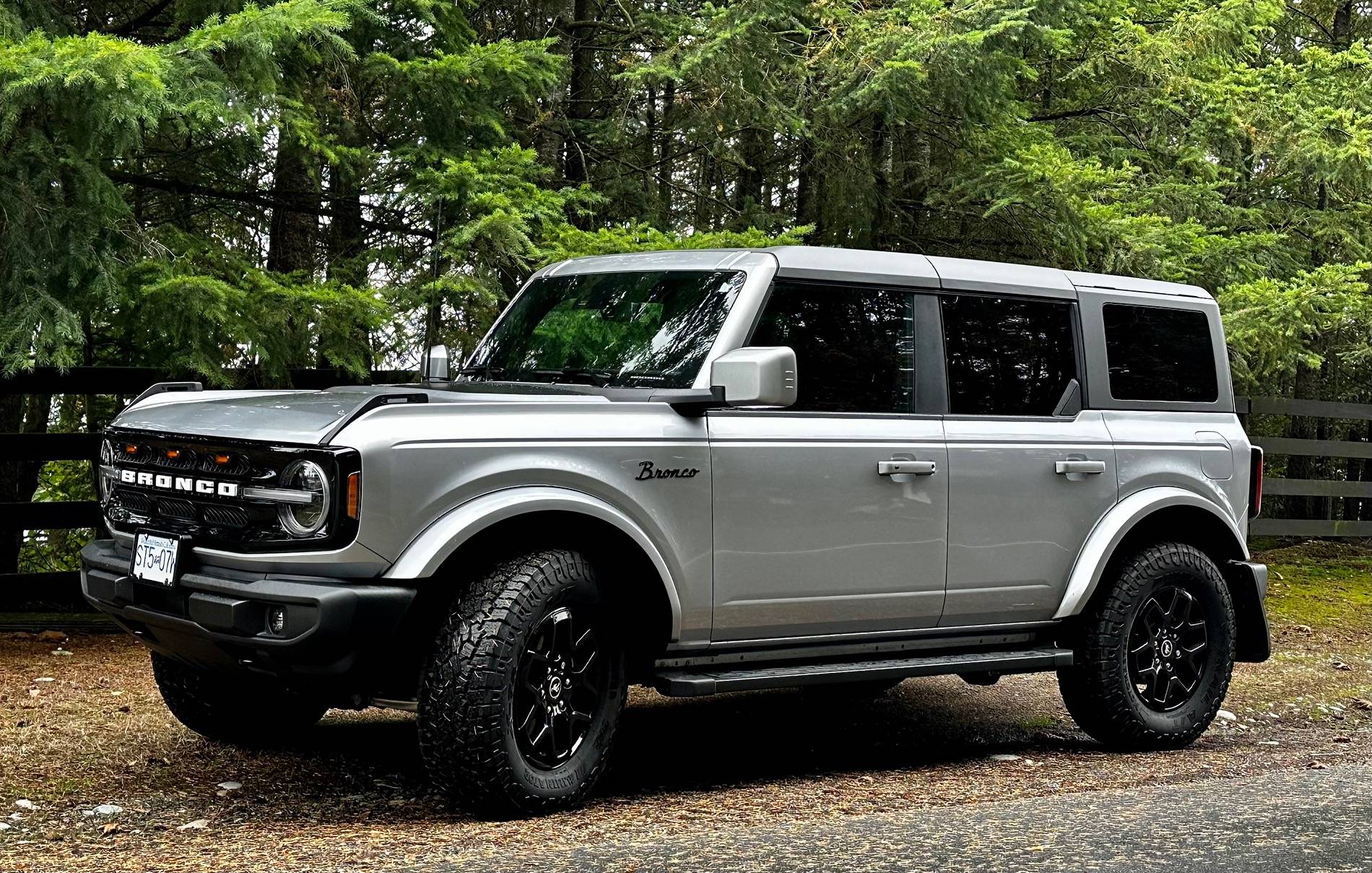 Ford Bronco ICONIC SILVER Bronco Club 7B43CA28-D5C4-47D6-B9AC-6C787A777AA8
