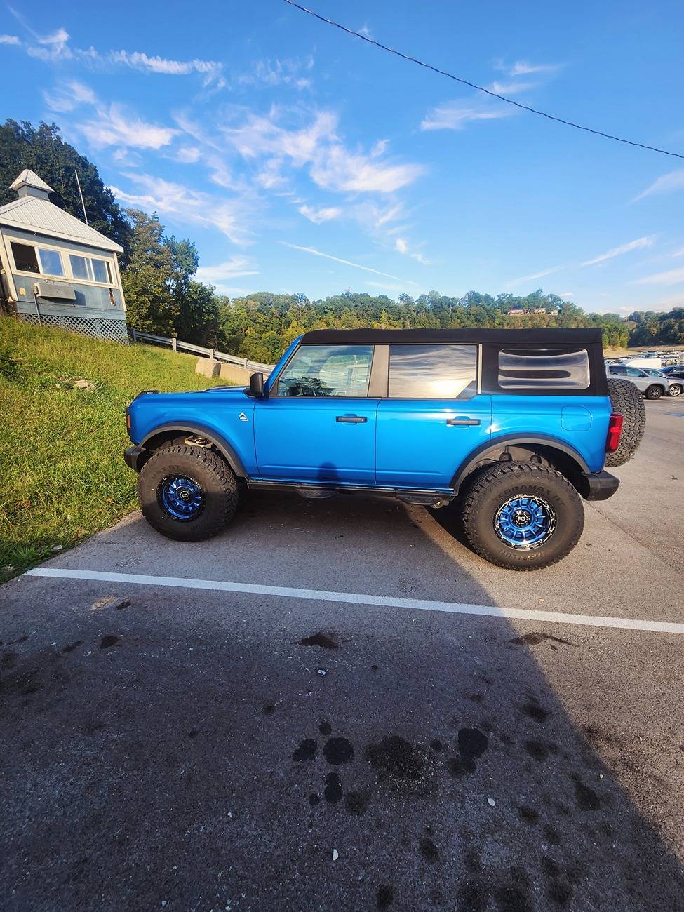 Ford Bronco The cheap Base Bronco build on 37's 1000000804