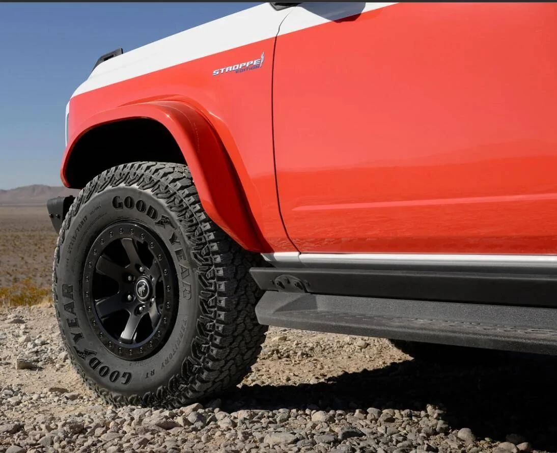 Ford Bronco Rock rails with steps on Stroppe edition? 1729449013146-vl