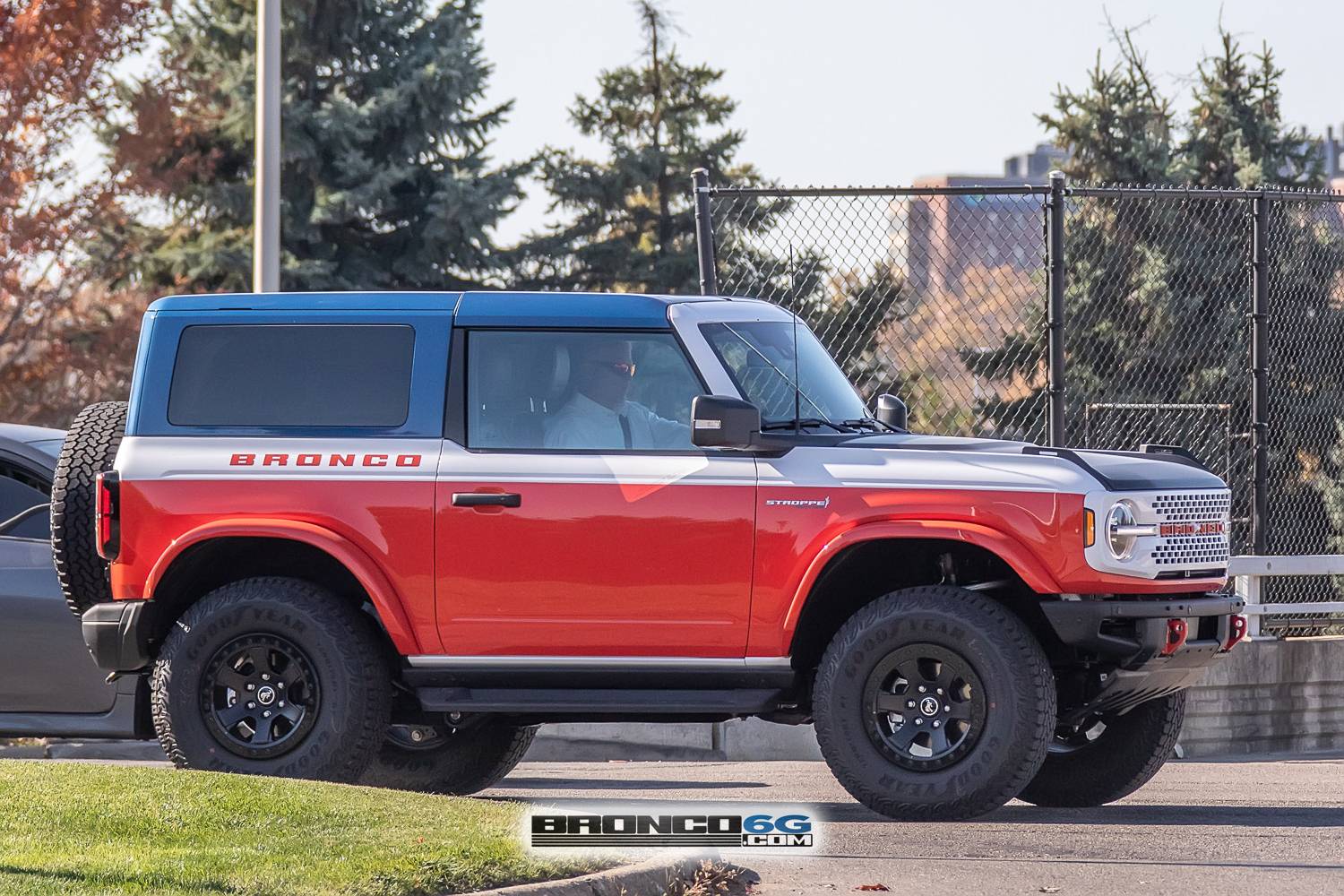 Ford Bronco Stroppe Edition Bronco Spied in First Real-Life Look 📸 stroppe-2025-bronco-spied-real-life-look-3