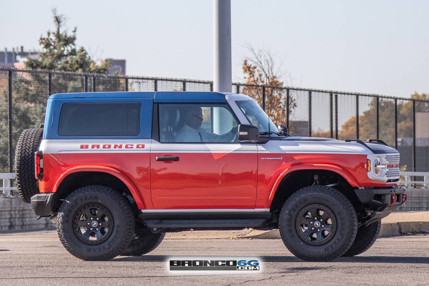 Ford Bronco Stroppe Edition Bronco Spied in First Real-Life Look 📸 stroppe-2025-bronco-spied-real-life-look-4