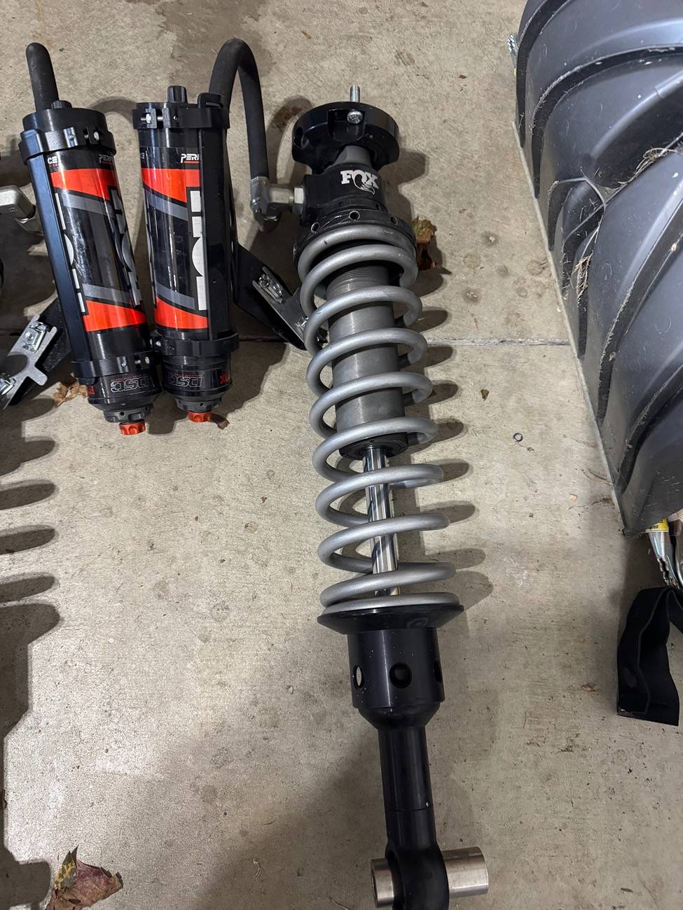 Ford Bronco Fox 2.5 performance elite coilovers IMG_3587