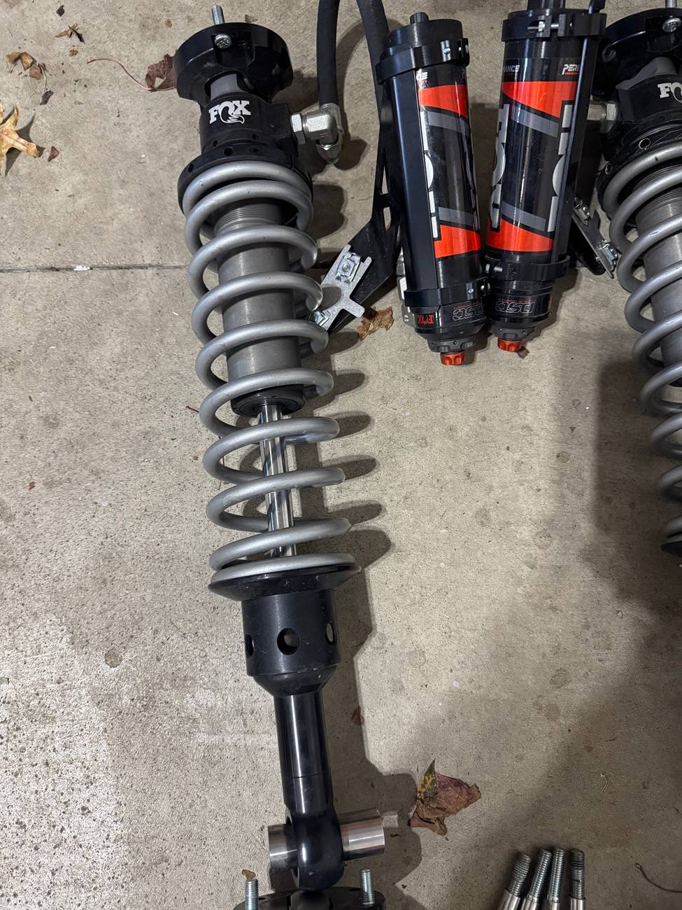 Ford Bronco Fox 2.5 performance elite coilovers IMG_3586