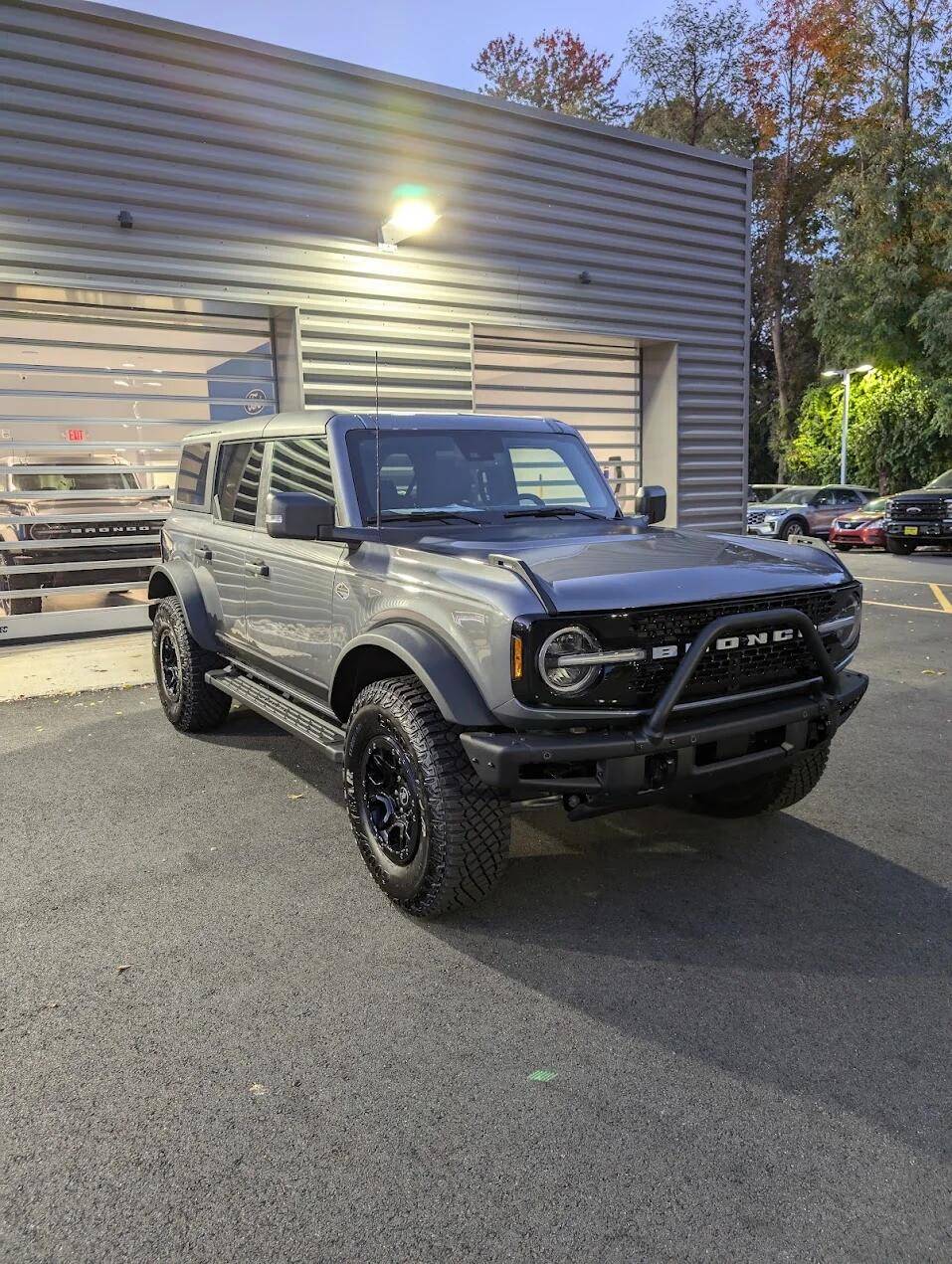Ford Bronco CARBONIZED GRAY Bronco Club 1730146872456-sz
