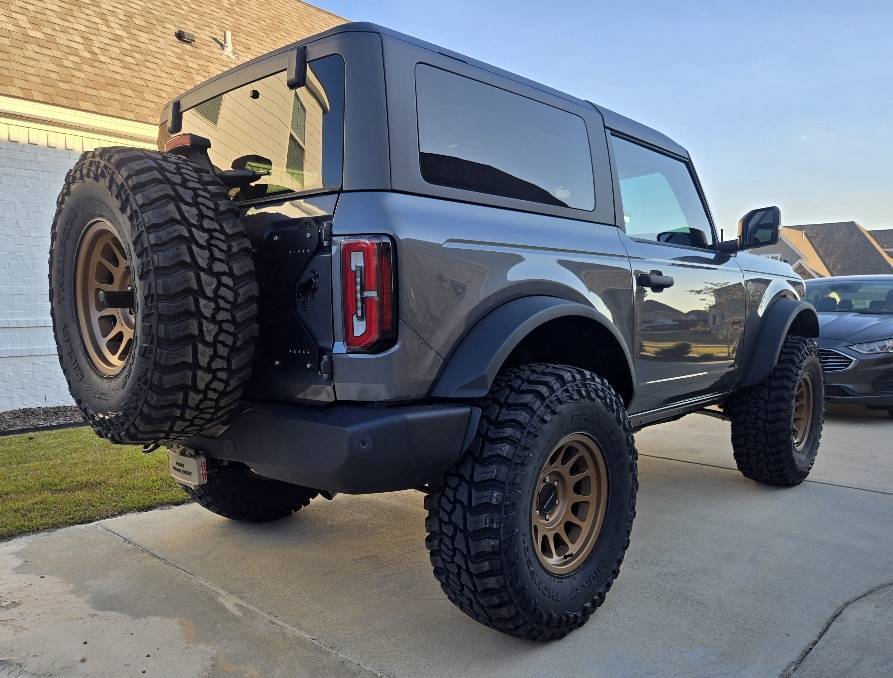 Ford Bronco Review & Showoff: Mountains2Metal Roll Bar Molle, Tailgate Reinforcement & Control Arm Skids RRS1 24WT