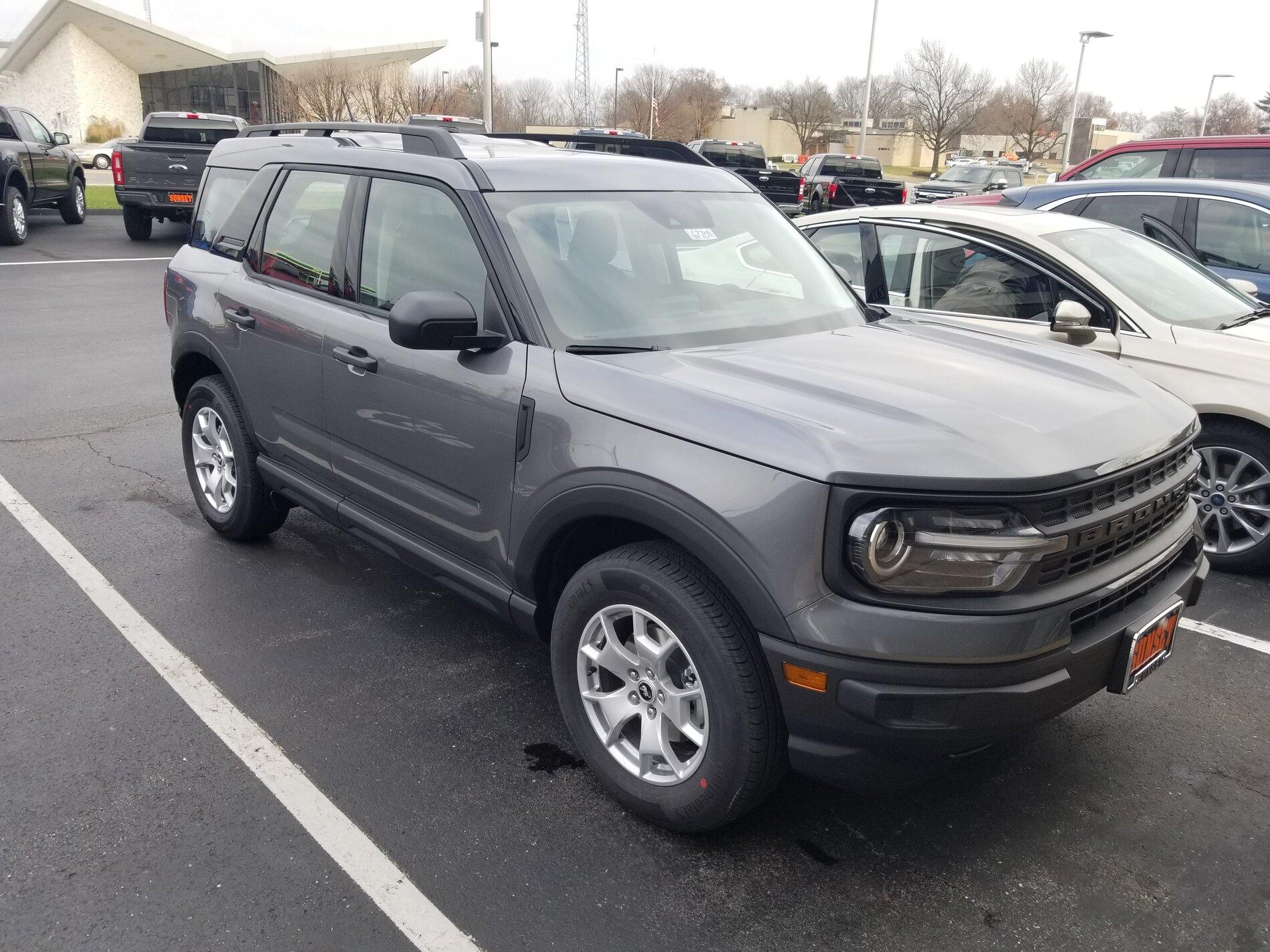 Ford Bronco Carbonized Gray vs Shadow Black 20201207_143429