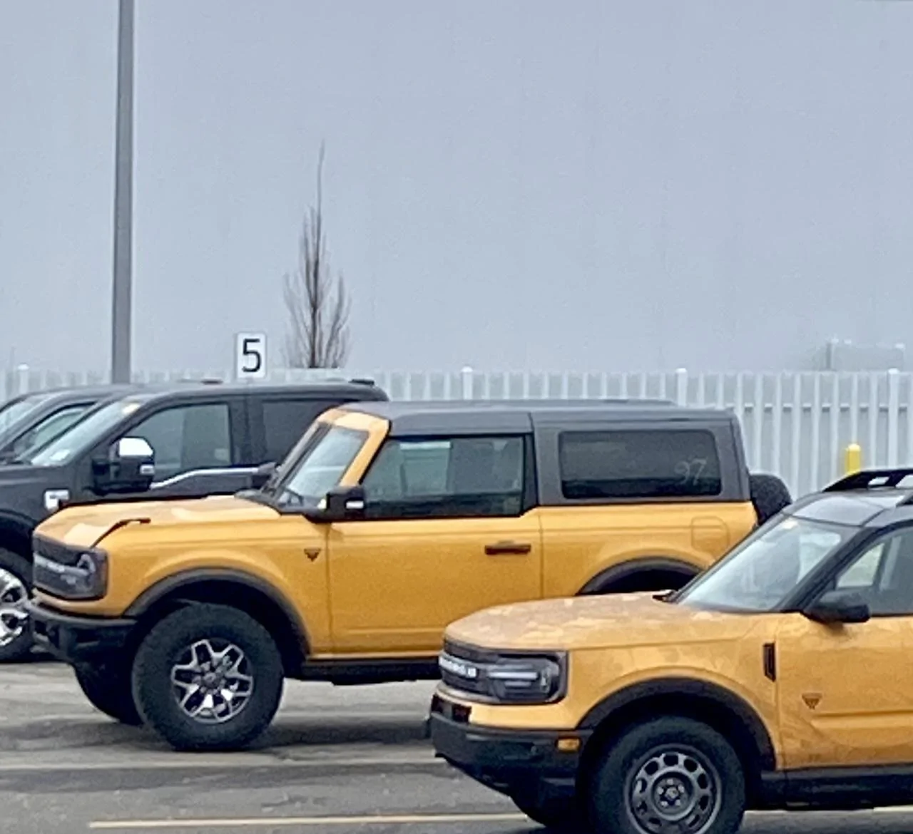 Ford Bronco Cyber Orange Bronco vs Bronco Sport side-by-side Full Size Large Bronco vs Bronco Sport Cyber Orange 1
