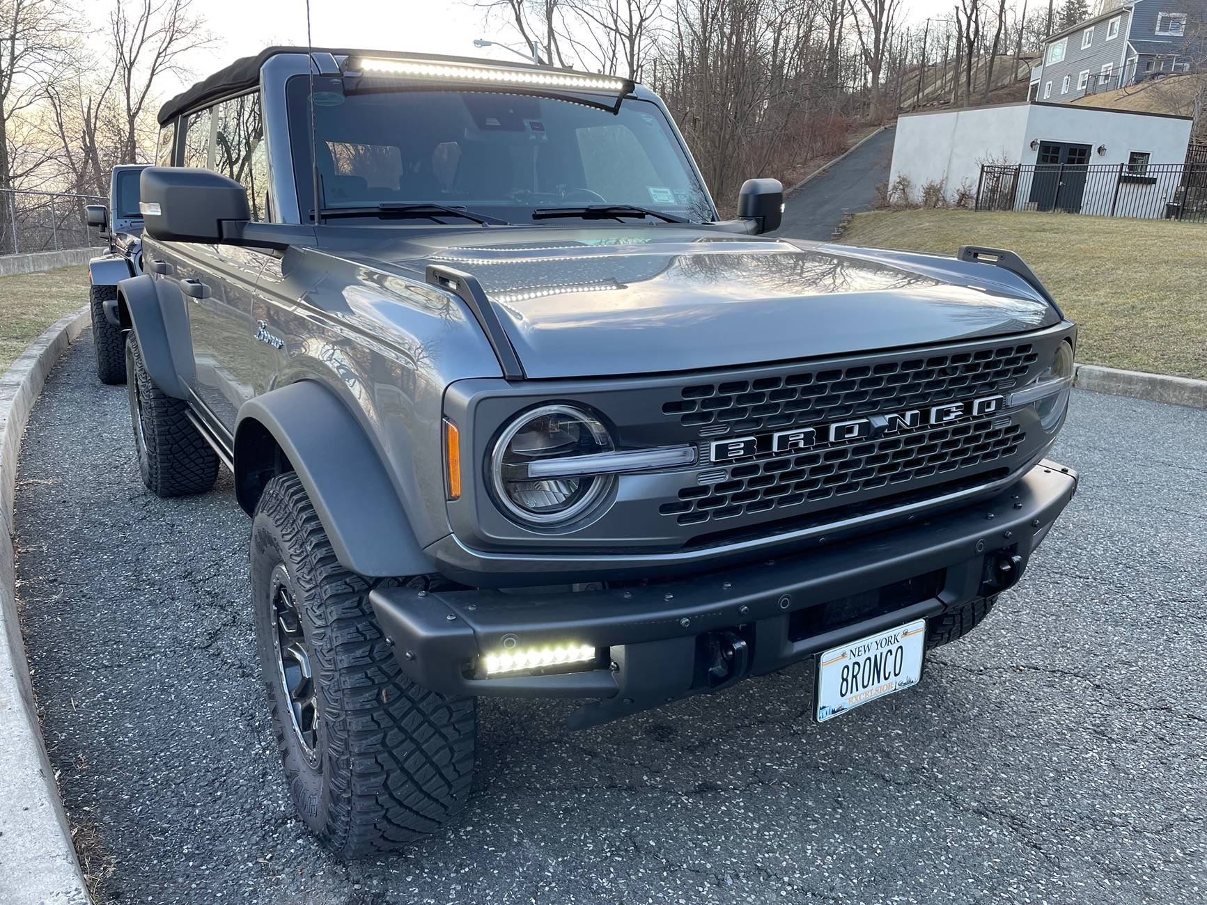 Ford Bronco Anyone have experience with M&R Light Bars ? IMG_8582
