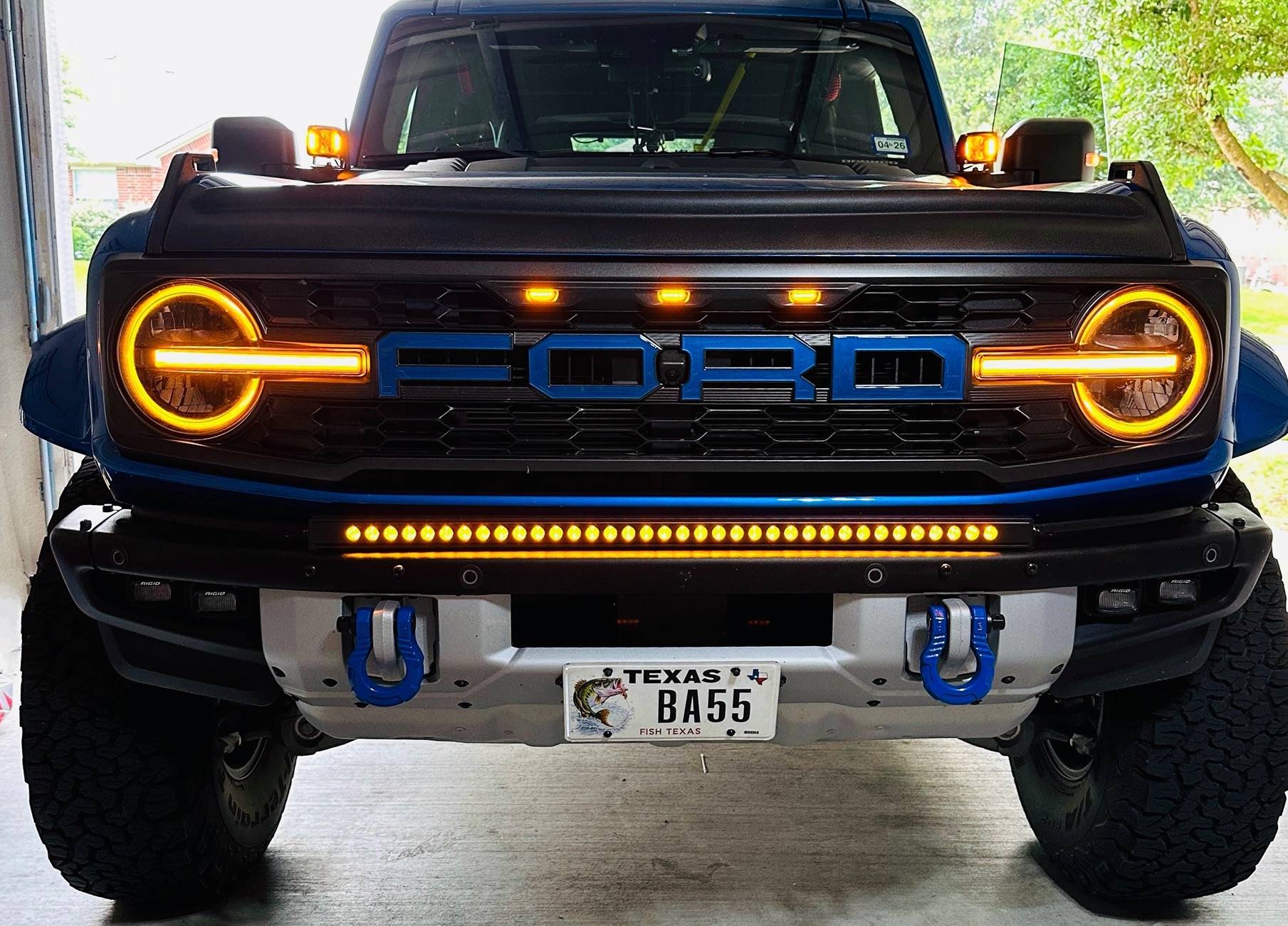 Ford Bronco Anyone have experience with M&R Light Bars ? IMG_1558