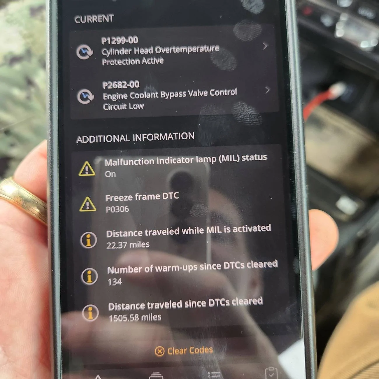 Ford Bronco Busted waiting on a tow 1000001863