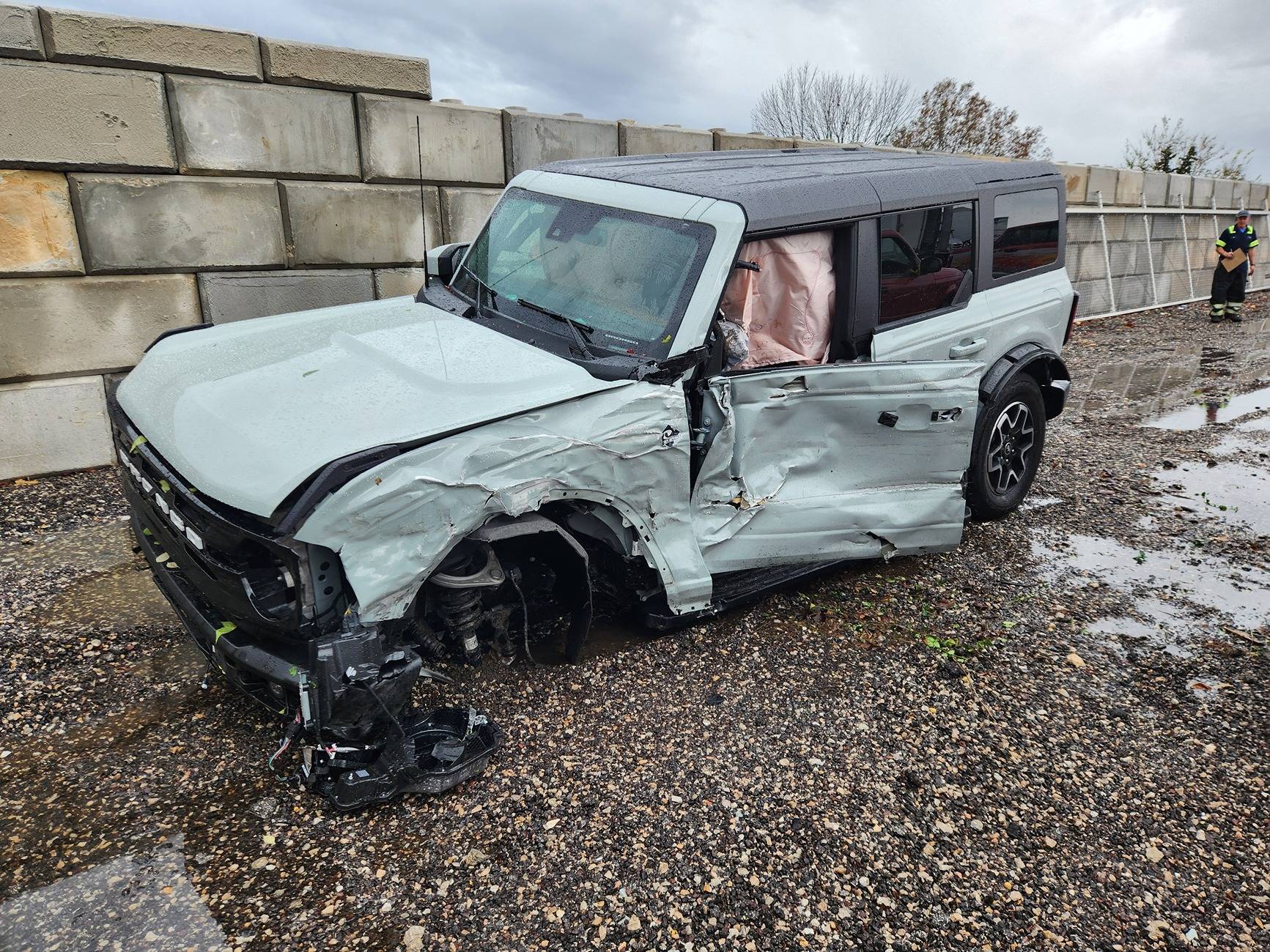 Ford Bronco Sad day for the pony, gracious for my wife 20241104_143043