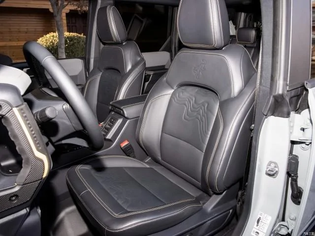 Ford Bronco 2025 Bronco Announced: New Standard Equipment, 12" Gauge Cluster, Rear Air Vents on 4-Door, Sound Insulation, Factory Matte Clear Film 50128905