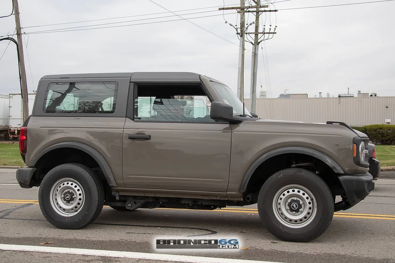 Ford Bronco Marsh Gray 2025 Bronco Base Trim on Steelies Spied marsh-gray-2025-bronco-base-trim-spied-3