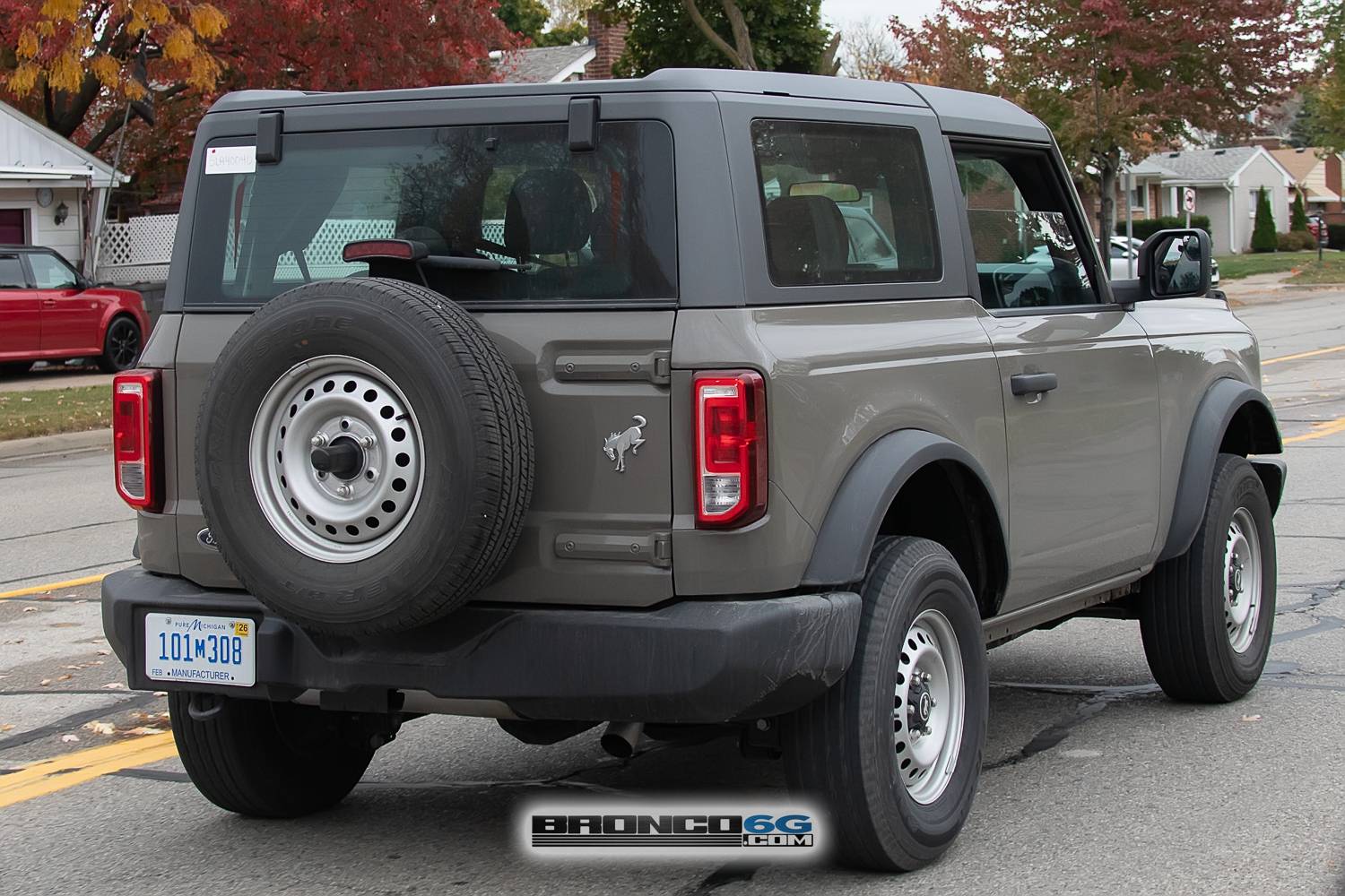 Ford Bronco Marsh Gray 2025 Bronco Base Trim on Steelies Spied marsh-gray-2025-bronco-base-trim-spied-5