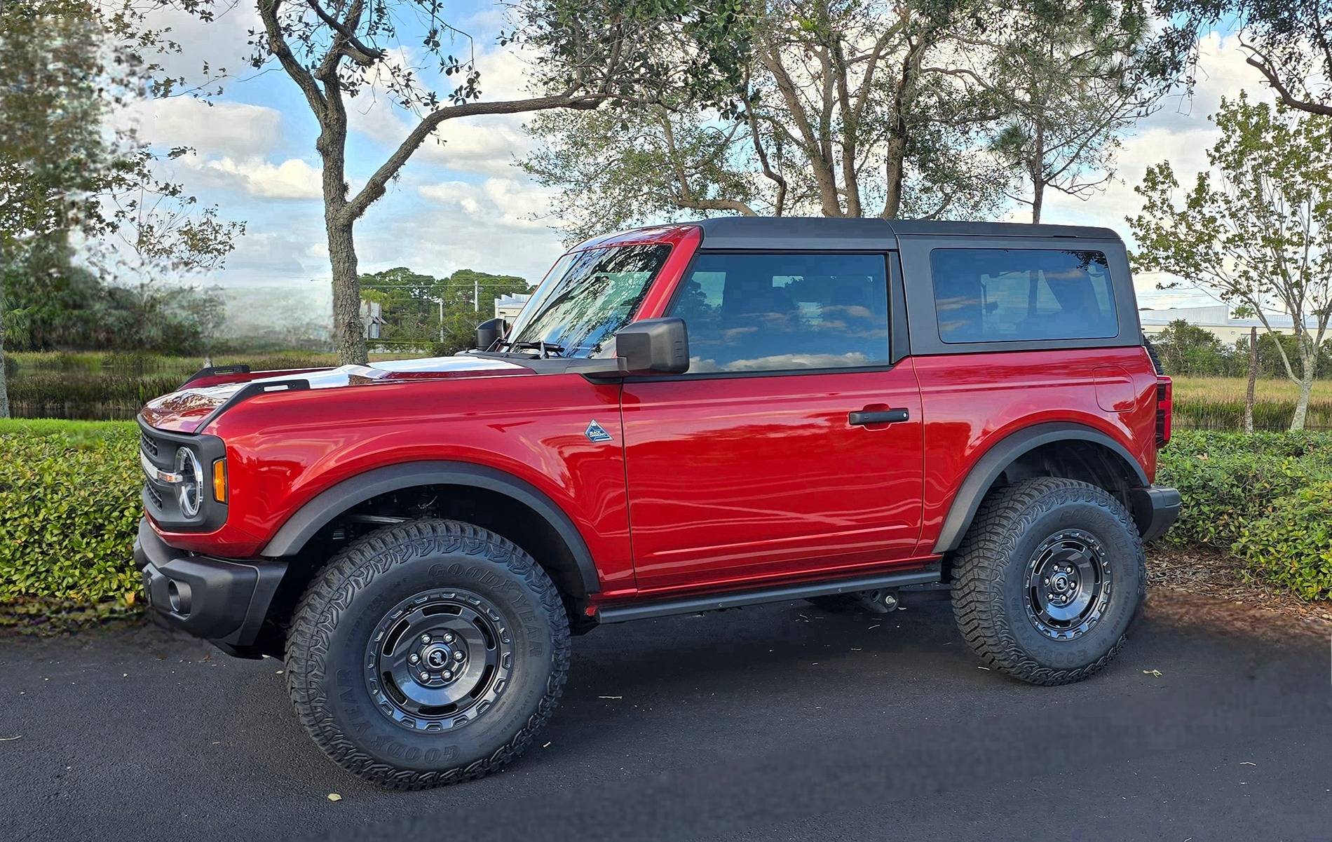 Ford Bronco HOT PEPPER RED Bronco Club 11-16-24 after lift and tires