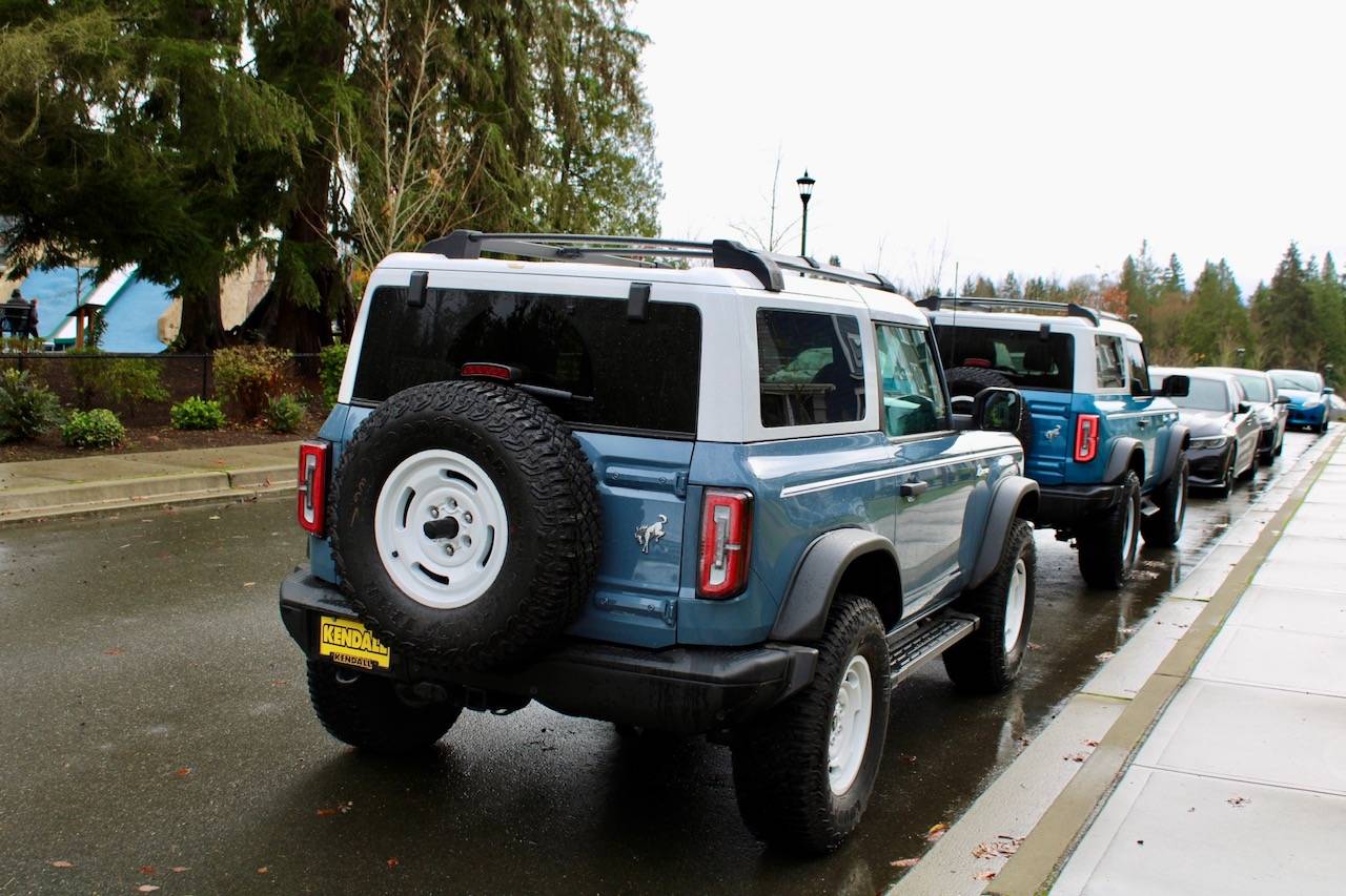 Ford Bronco Pics of your 2dr next to other cool 2drs IMG_1158