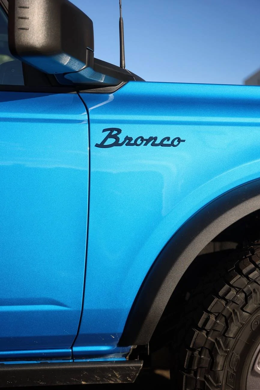 Ford Bronco VELOCITY BLUE Bronco Club IMG_4932