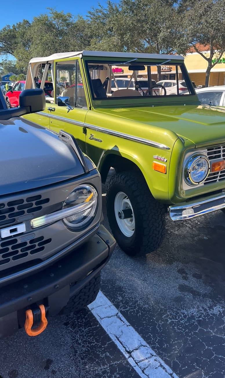Ford Bronco Pics of your 2dr next to other cool 2drs IMG_1880