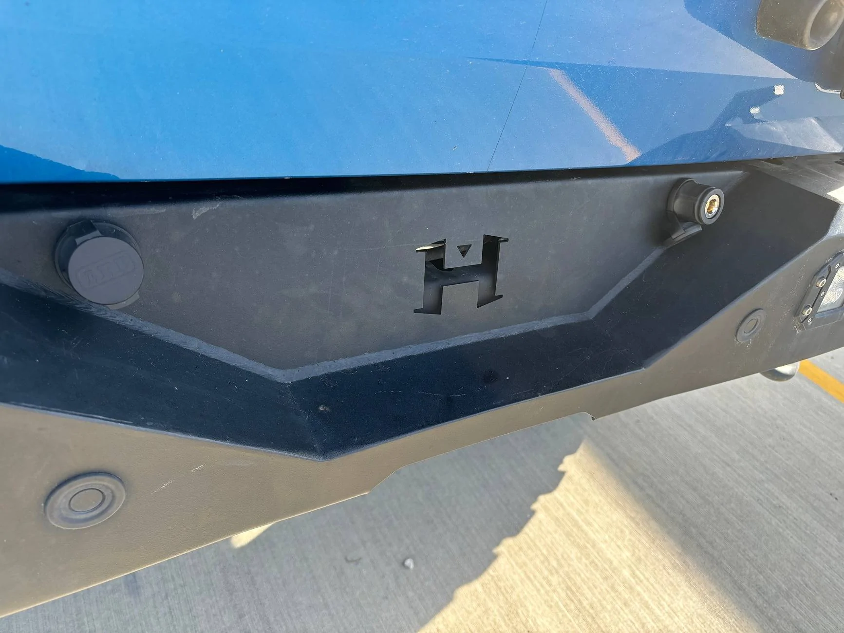 Ford Bronco Alternative ARB twin compressor mounting location:  upper roll bar molle panel IMG_3404