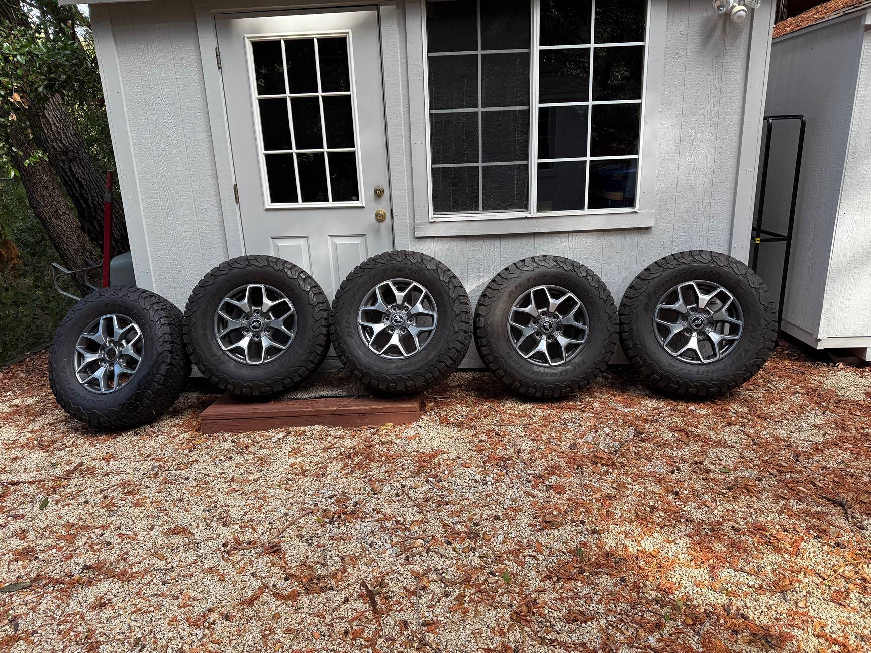 Ford Bronco 5 Badlands Wheels and Tires IMG_0040