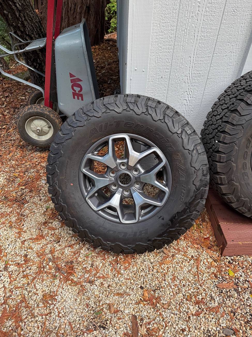 Ford Bronco 5 Badlands Wheels and Tires IMG_0039
