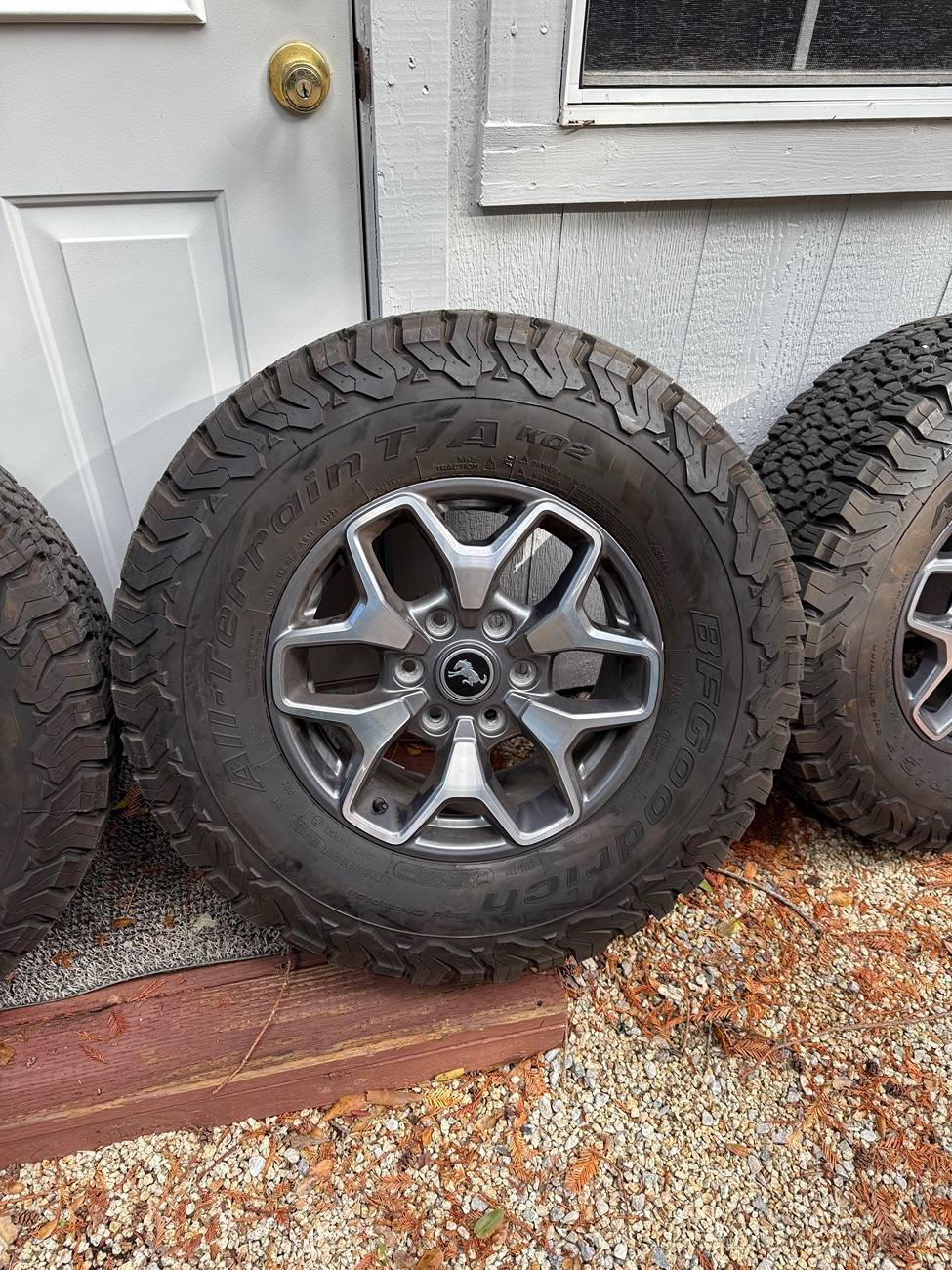 Ford Bronco 5 Badlands Wheels and Tires IMG_0037