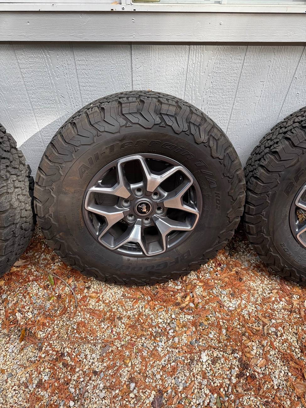 Ford Bronco 5 Badlands Wheels and Tires IMG_0036