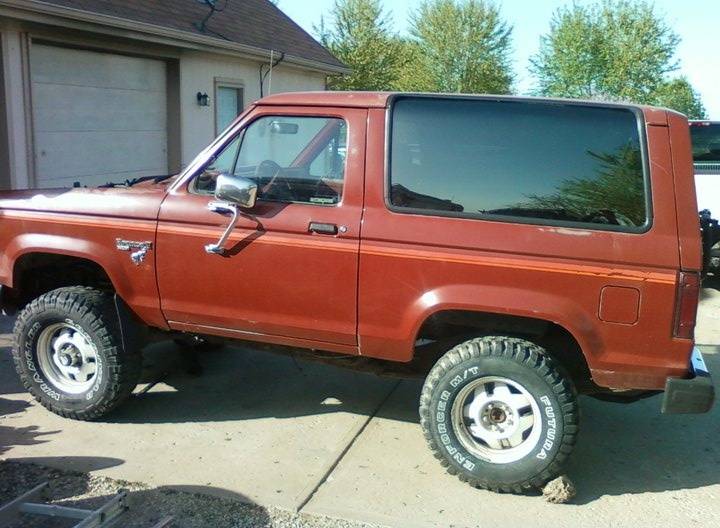 1986_ford_bronco_ii-pic-4556262559531729551-1600x1200.jpeg