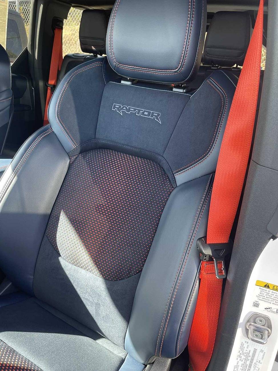 Ford Bronco Which seats do you prefer? Raptor image_0(2)