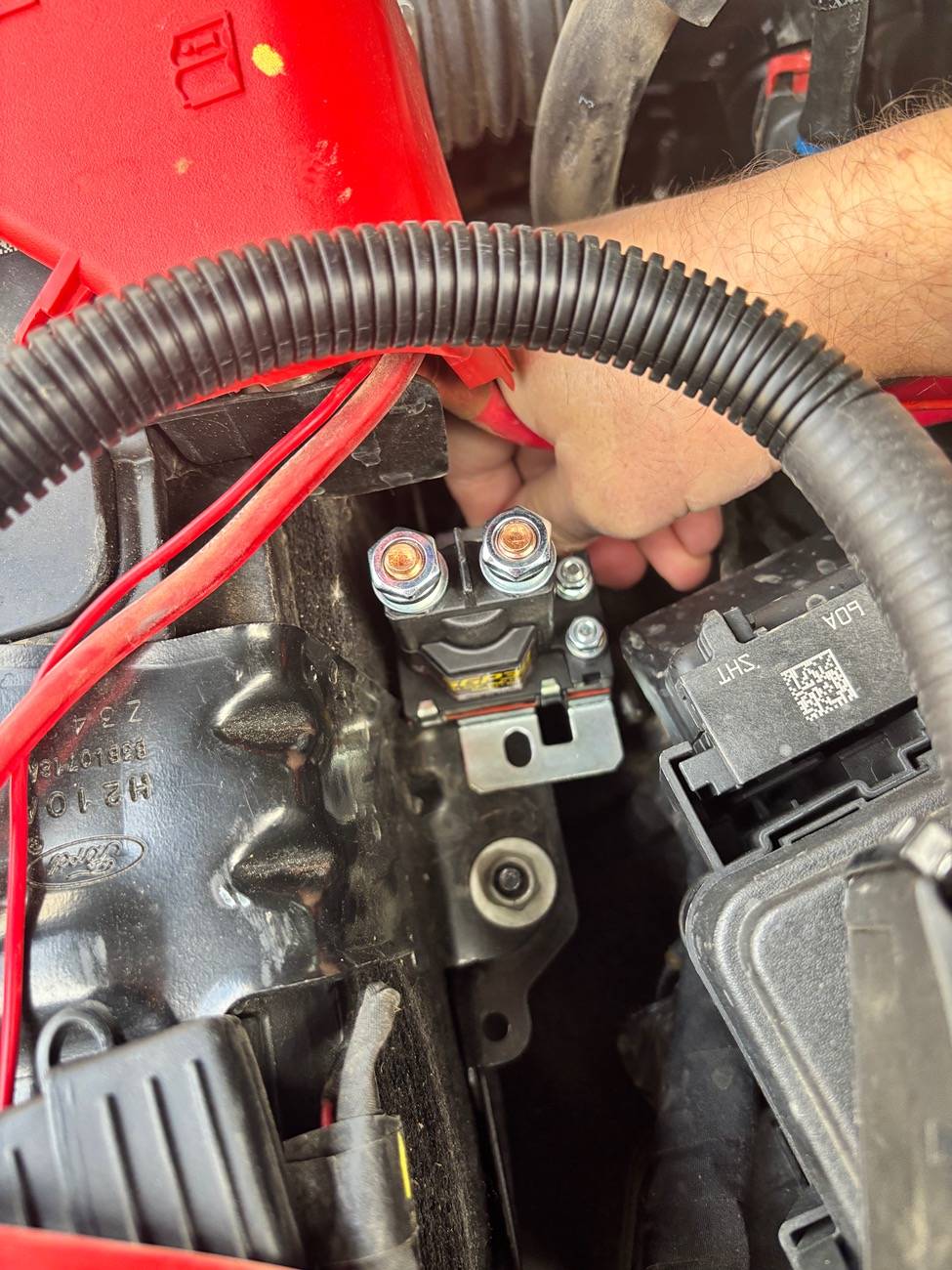 Ford Bronco Help with wiring in quick connectors to run portable compressor IMG_3560