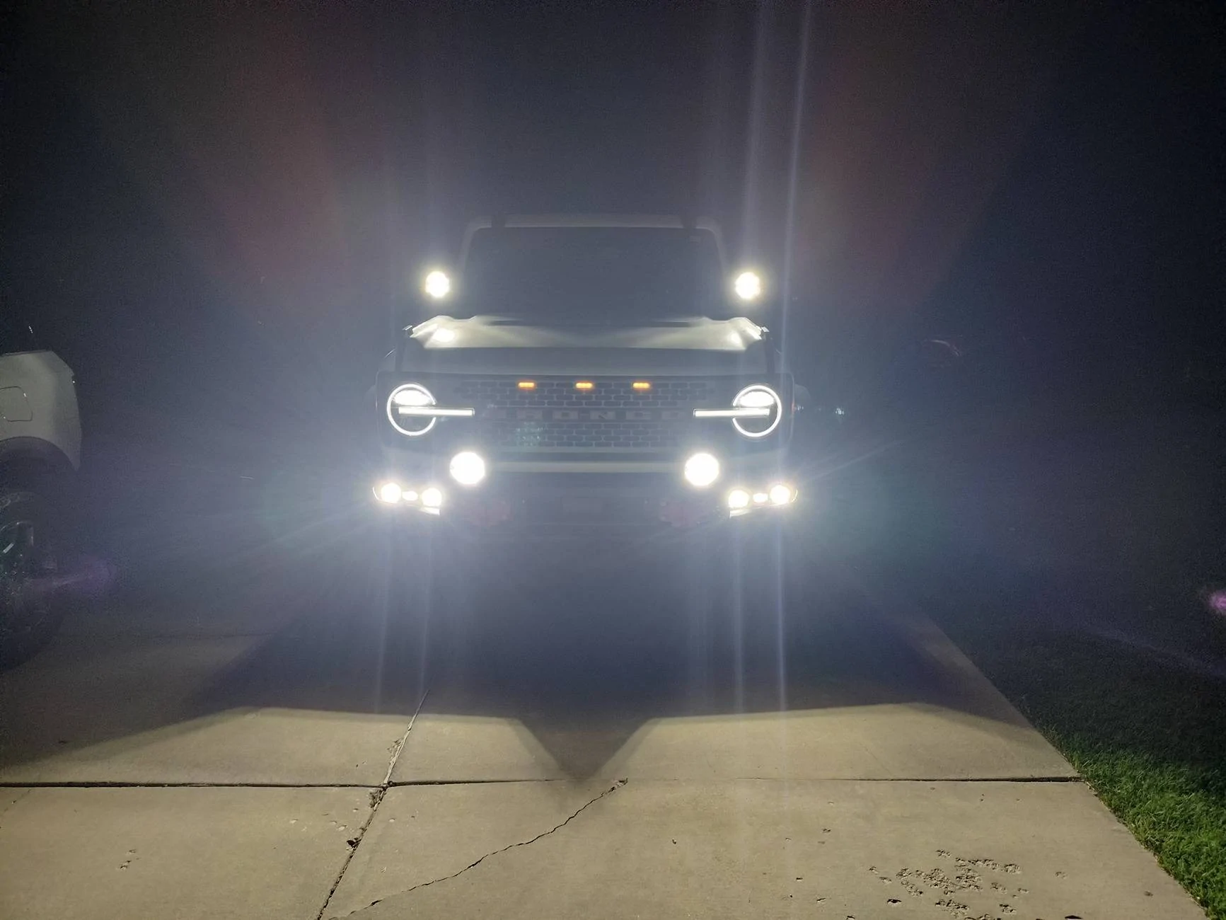 Ford Bronco Modular Bumper: Three Fog Lights IMG20240622221240