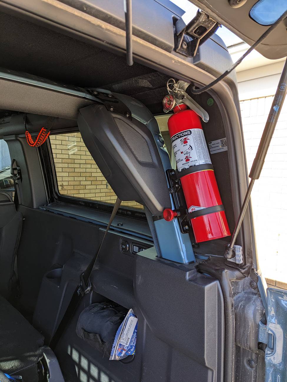Ford Bronco Looking for 2-door roll bar fire extinguisher mount PXL_20230109_202727273