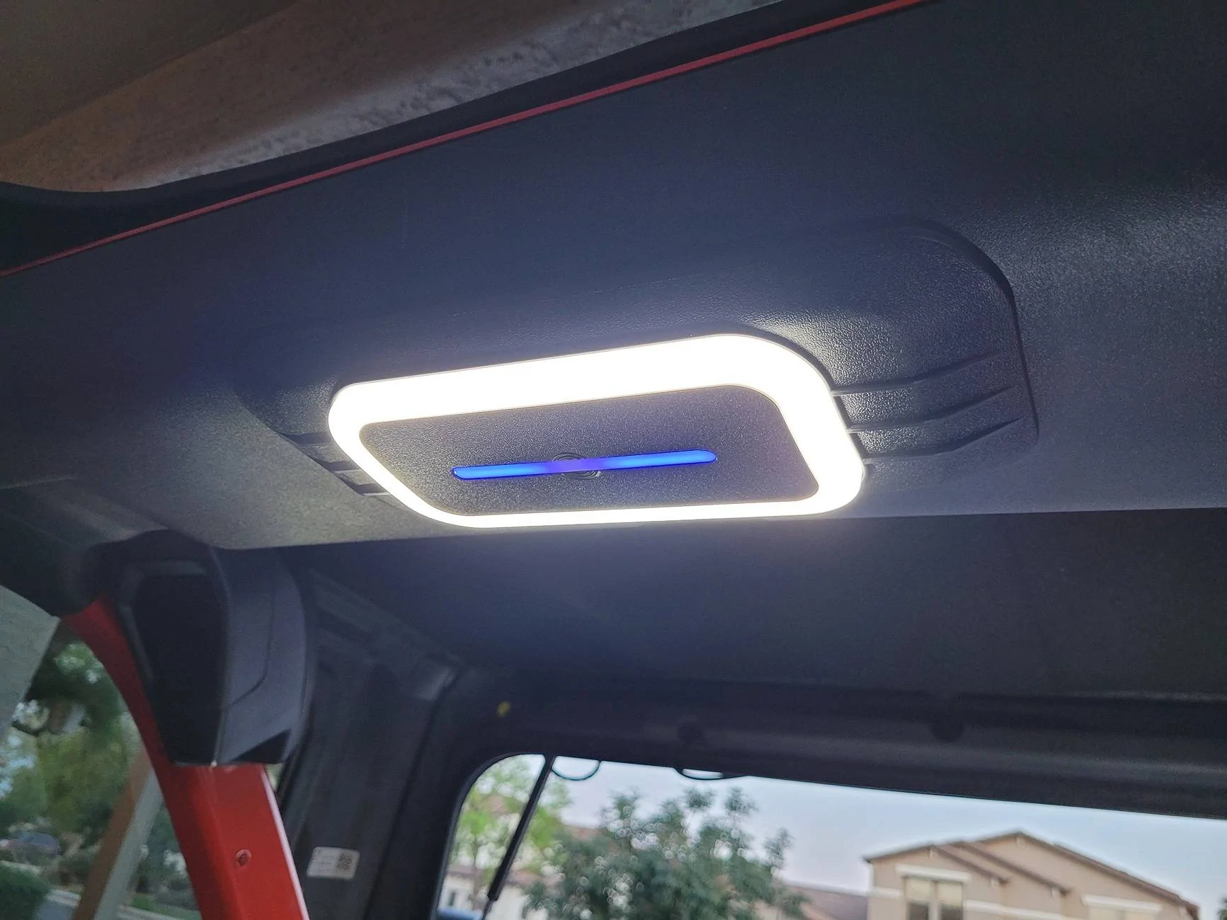 Ford Bronco Wireless interior Lighting 20240419_190228