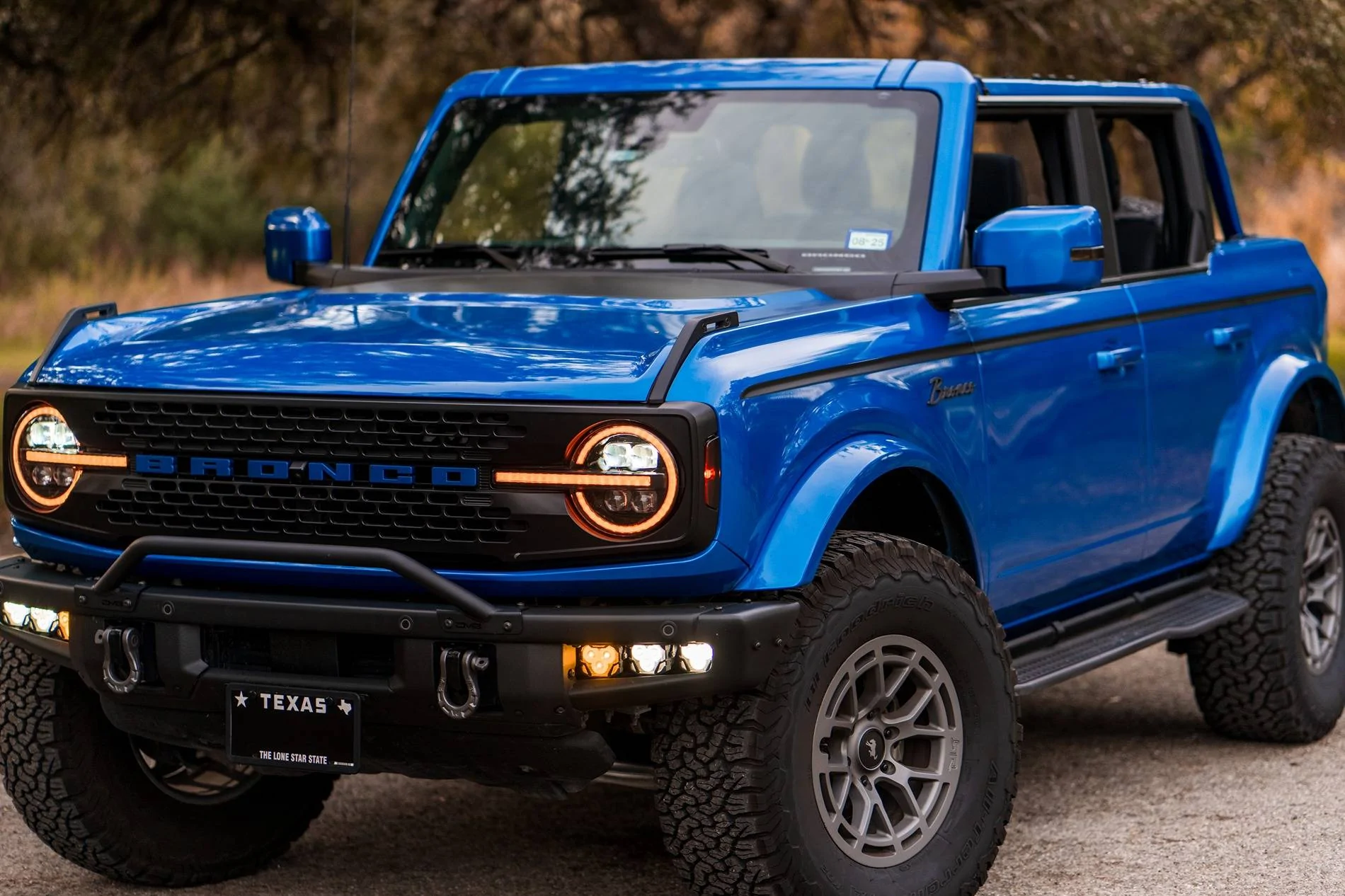 Ford Bronco VELOCITY BLUE Bronco Club DSC09309