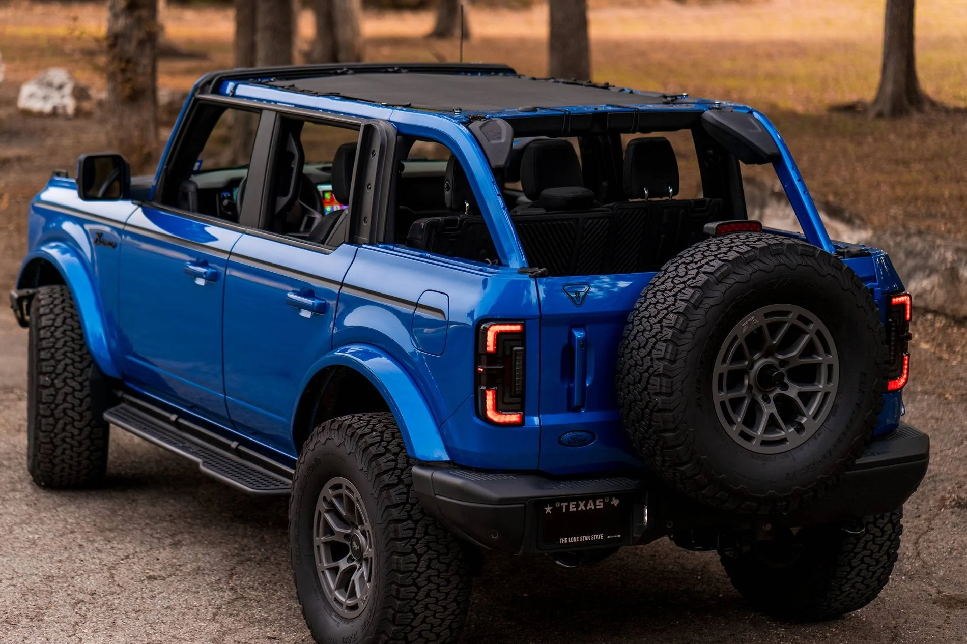 Ford Bronco VELOCITY BLUE Bronco Club DSC09314