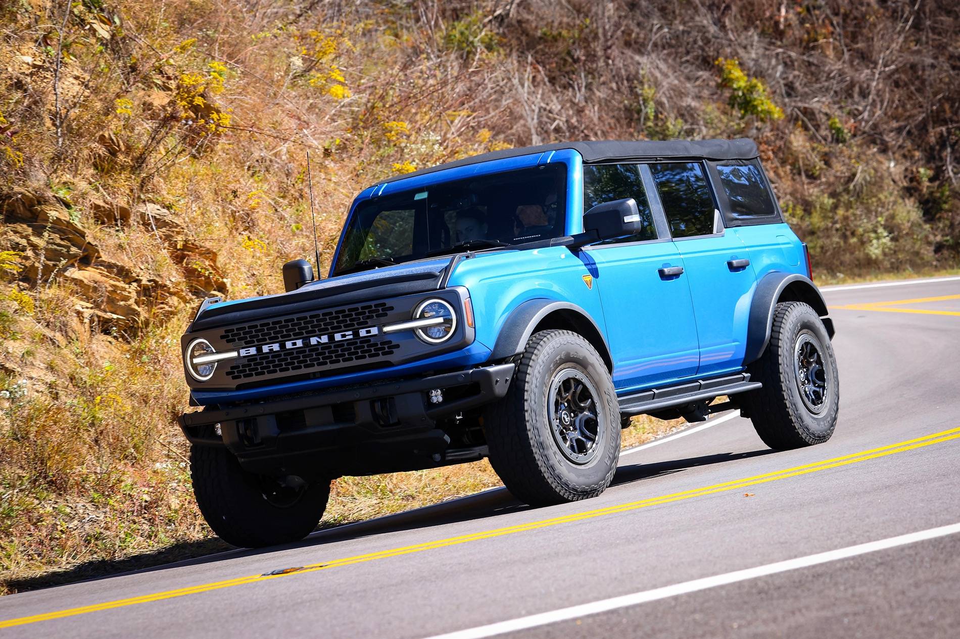 Ford Bronco Soft top just gave up the ghost. 4767252