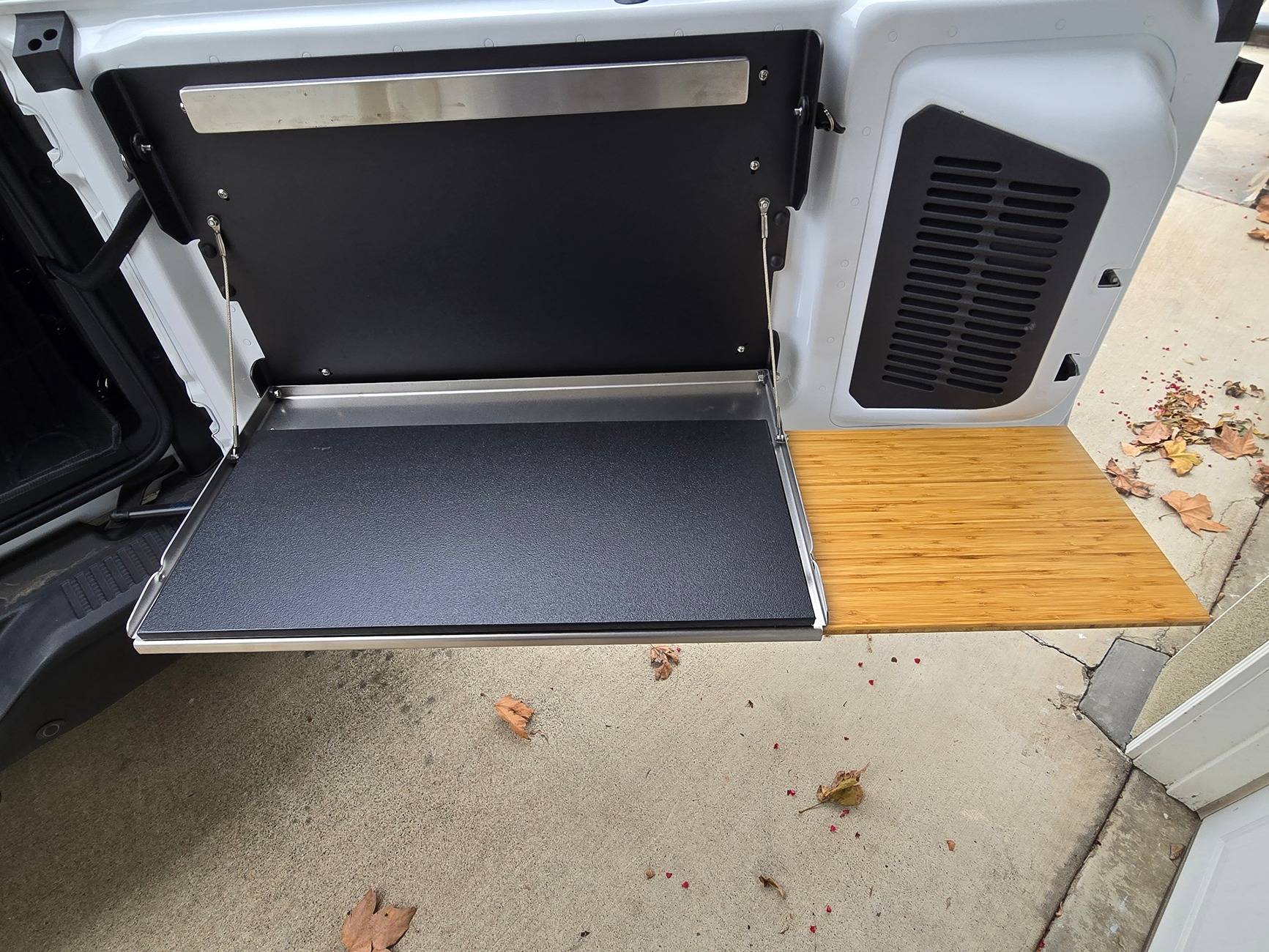 Ford Bronco Tailgate tables that fit with Ford Cargo box? 20241129_081945