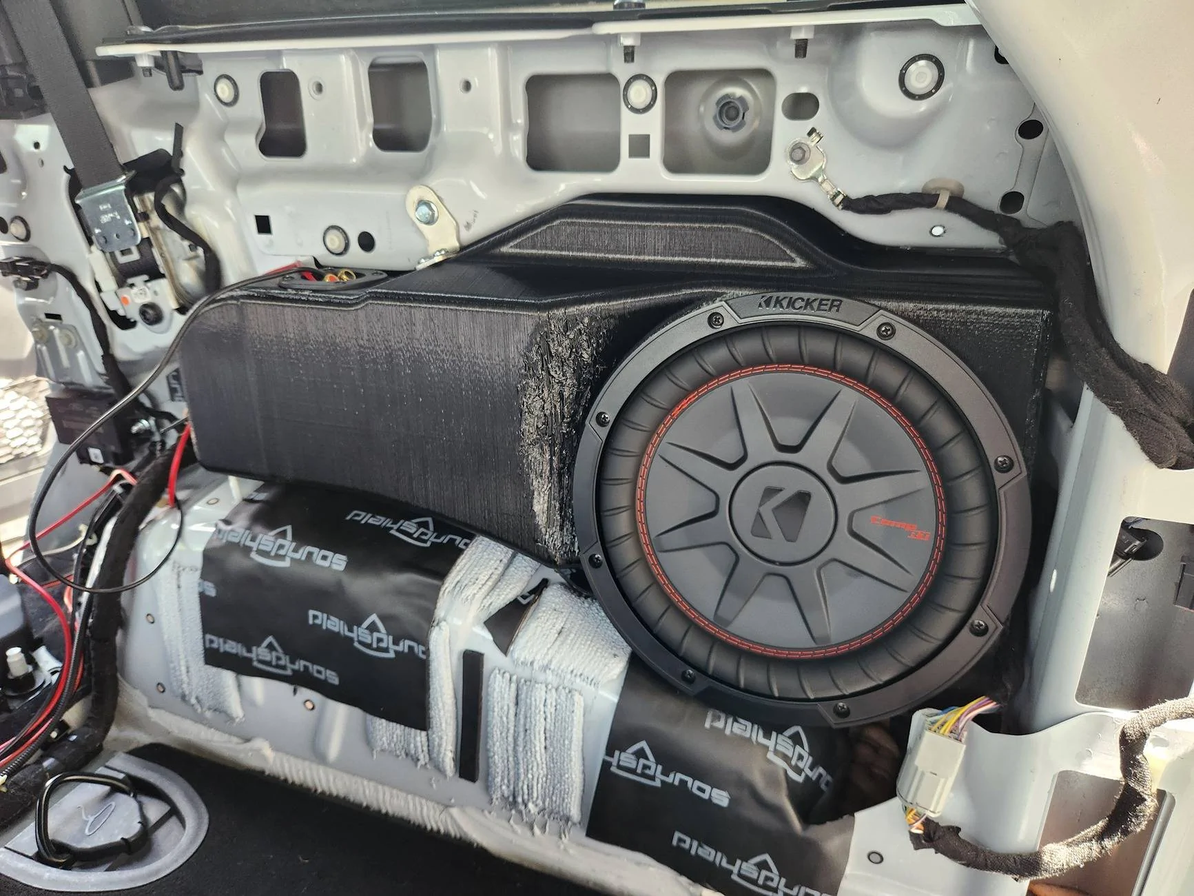Ford Bronco GEARSHADE: Custom Made 10" Subwoofer Enclosure 10in_su